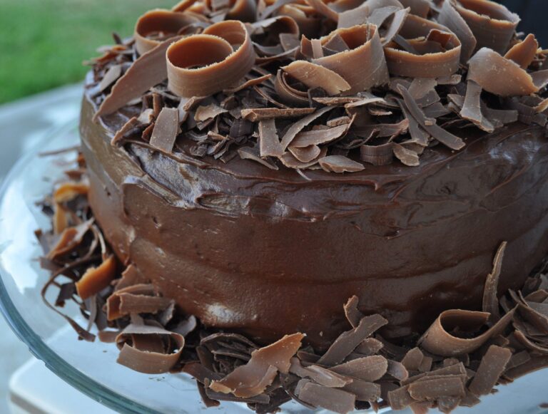 Cómo Preparar una Torta de Chocolate Decadente